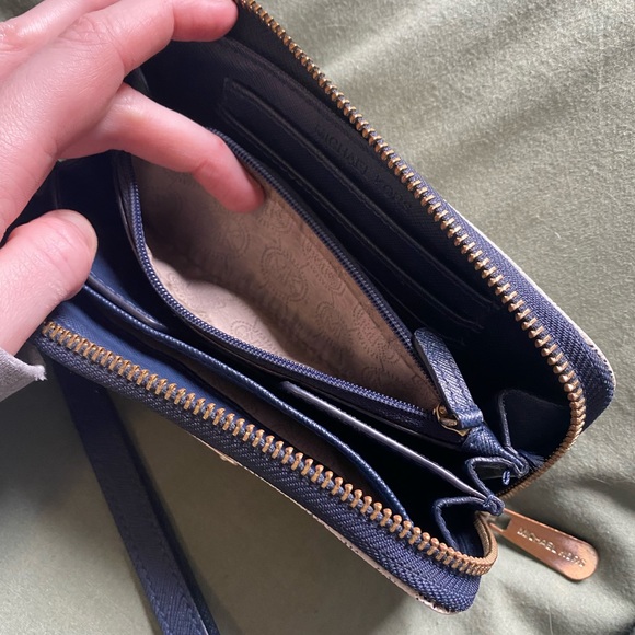 MK Wallet - Picture 2 of 3